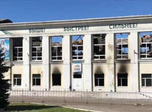 Сгоревшее здание Центрального стадиона решили снести в Волжском Сгоревшее здание Центрального стадиона решили снести в Волжском