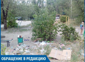 Детская площадка превратилась в свалку из мусора, - волжанка Детская площадка превратилась в свалку из мусора, - волжанка
