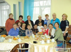 «Бабушки на час» решили провести Масленицу в Волжском детдоме «Бабушки на час» решили провести Масленицу в Волжском детдоме