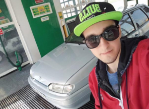 Девушки любят погромче, - автолюбитель из Волжского Давид Чухуа Девушки любят погромче, - автолюбитель из Волжского Давид Чухуа