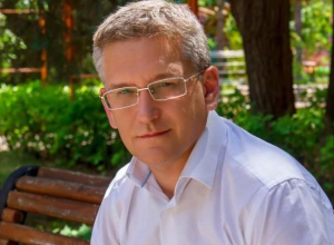 Сергей Аксенов поздравляет волжан с государственным праздником Сергей Аксенов поздравляет волжан с государственным праздником
