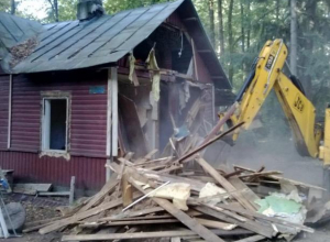 В Волго-Ахтубинской пойме обязали снести незаконные строения В Волго-Ахтубинской пойме обязали снести незаконные строения