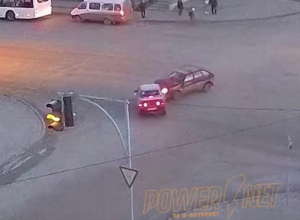 В Волжском пенсионер на «десятке» создал пробку в первый рабочий день В Волжском пенсионер на «десятке» создал пробку в первый рабочий день