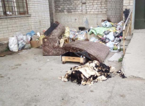 Волжская УК решила травить жильцов многоэтажки запахом от гниющей свалки Волжская УК решила травить жильцов многоэтажки запахом от гниющей свалки