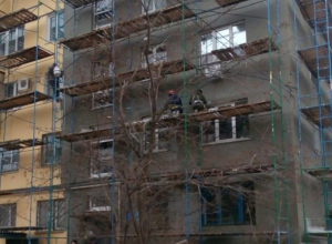 Жители четырнадцати многоэтажек радуются капитальному ремонту в Волжском Жители четырнадцати многоэтажек радуются капитальному ремонту в Волжском