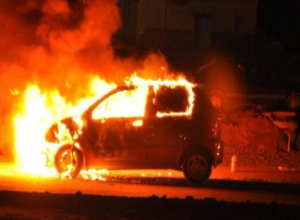 Ночью в Волжском по неизвестной причине загорелся Daewoo Matiz Ночью в Волжском по неизвестной причине загорелся Daewoo Matiz