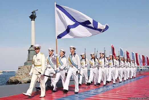 Волжане и жители страны отмечают День военно-морского флота Волжане и жители страны отмечают День военно-морского флота