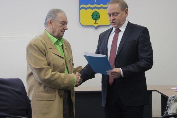 Волжский ветеран плавания в спортивном строю Волжский ветеран плавания в спортивном строю