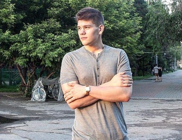 Булатова, подозреваемого в убийстве семьи из Волжского, оставили за решеткой Булатова, подозреваемого в убийстве семьи из Волжского, оставили за решеткой