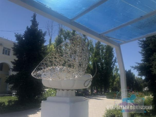 Шаловливые ручки вандалов добрались до Фонтанной в Волжском Шаловливые ручки вандалов добрались до Фонтанной в Волжском