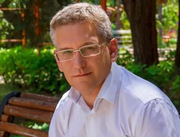 Сергей Аксенов поздравляет волжан с государственным праздником Сергей Аксенов поздравляет волжан с государственным праздником
