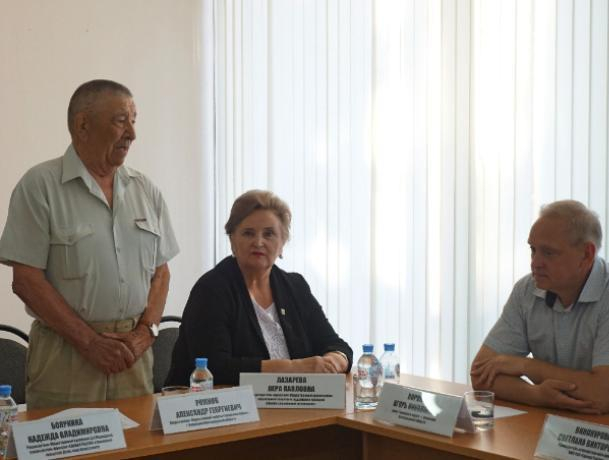 «Единороссы» утвердили список кандидатов в депутаты в Волжском «Единороссы» утвердили список кандидатов в депутаты в Волжском