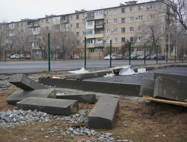 В 7 микрорайоне Волжского строят новую спортивную площадку В 7 микрорайоне Волжского строят новую спортивную площадку