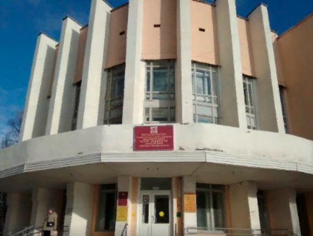 Полмиллиона сэкономит бюджет на окнах для Центра занятости в Волжском Полмиллиона сэкономит бюджет на окнах для Центра занятости в Волжском