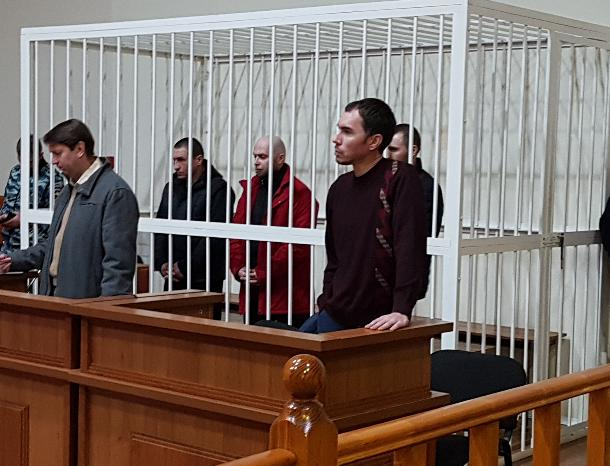 Суд огласил приговор троим обвиняемым в деле с погибшим волжанином Суд огласил приговор троим обвиняемым в деле с погибшим волжанином