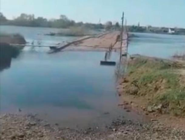 Понтонный мост затопило, а администрации наплевать, - волжанка Понтонный мост затопило, а администрации наплевать, - волжанка