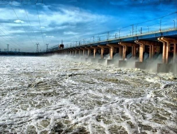 На Волжской ГЭС решили увеличить сброс воды уже в марте На Волжской ГЭС решили увеличить сброс воды уже в марте