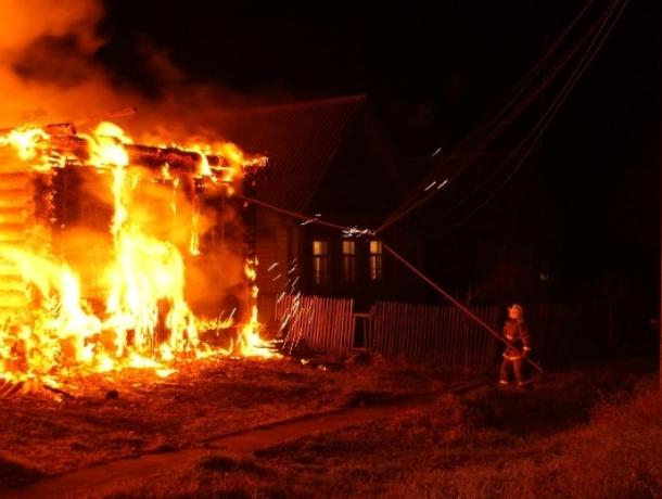 Под Волжским в пожаре пострадали люди Под Волжским в пожаре пострадали люди