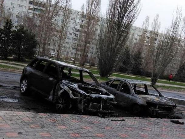 Четыре автомобиля за ночь сгорели в Волжском Четыре автомобиля за ночь сгорели в Волжском
