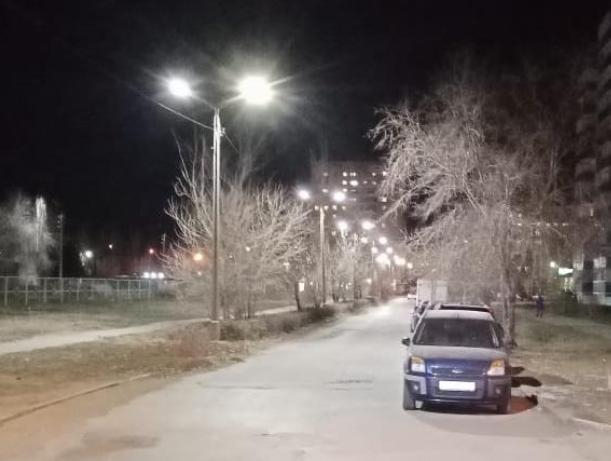 В Волжском обновляют систему освещения В Волжском обновляют систему освещения