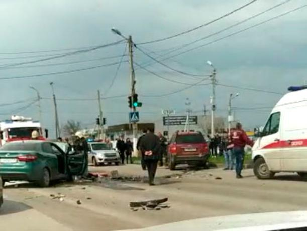 По вине пьяного водителя на дороге произошло «месиво» из машин По вине пьяного водителя на дороге произошло «месиво» из машин