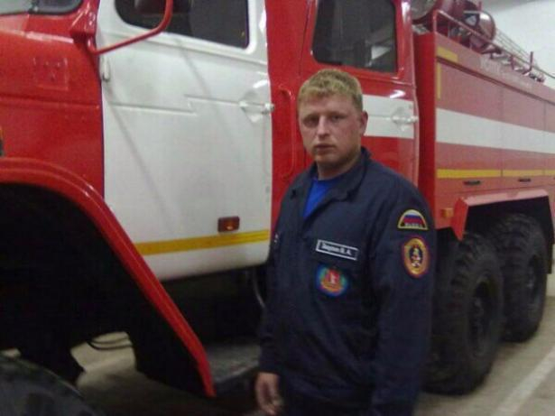 В среду в Волжском простятся с погибшим в аварии сотрудником МЧС В среду в Волжском простятся с погибшим в аварии сотрудником МЧС