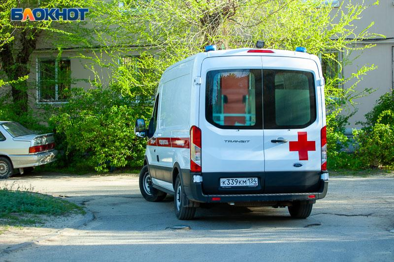 Неизвестный открыл стрельбу по детям в Волжском: есть пострадавшие Неизвестный открыл стрельбу по детям в Волжском: есть пострадавшие