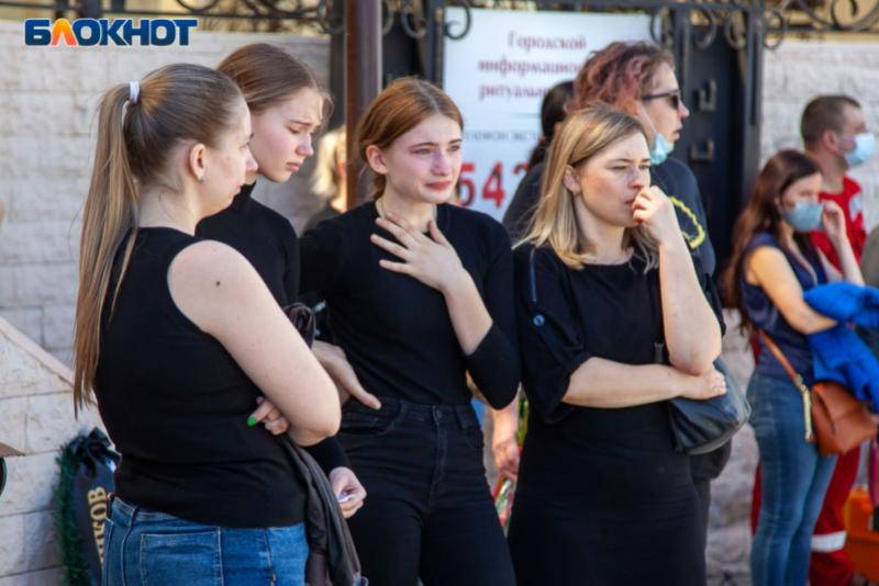 Памятник в честь погибших в ДТП юных баскетболисток хотят установить в Волгограде Памятник в честь погибших в ДТП юных баскетболисток хотят установить в Волгограде