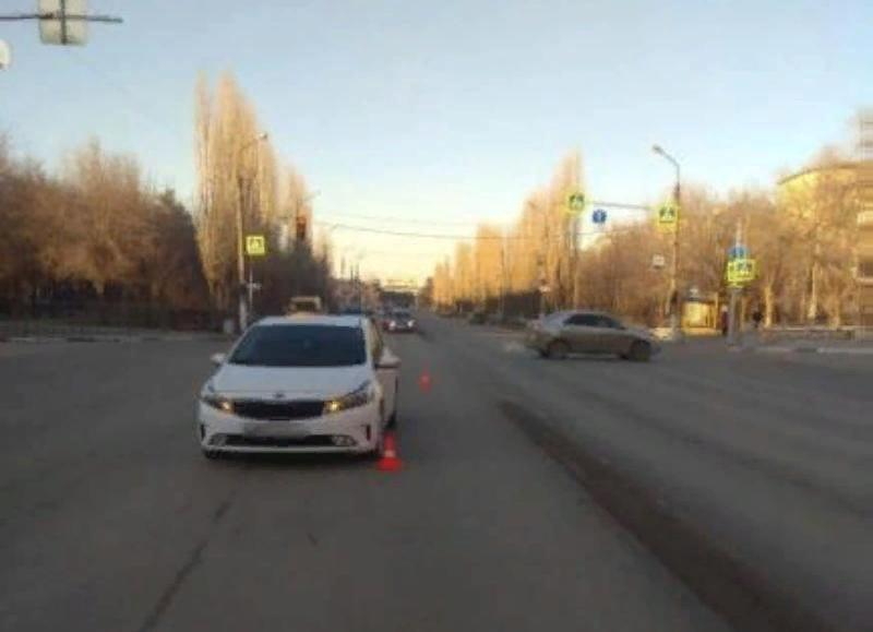 В Волжском сбили ребенка и женщину: два ДТП с участием пешеходов В Волжском сбили ребенка и женщину: два ДТП с участием пешеходов