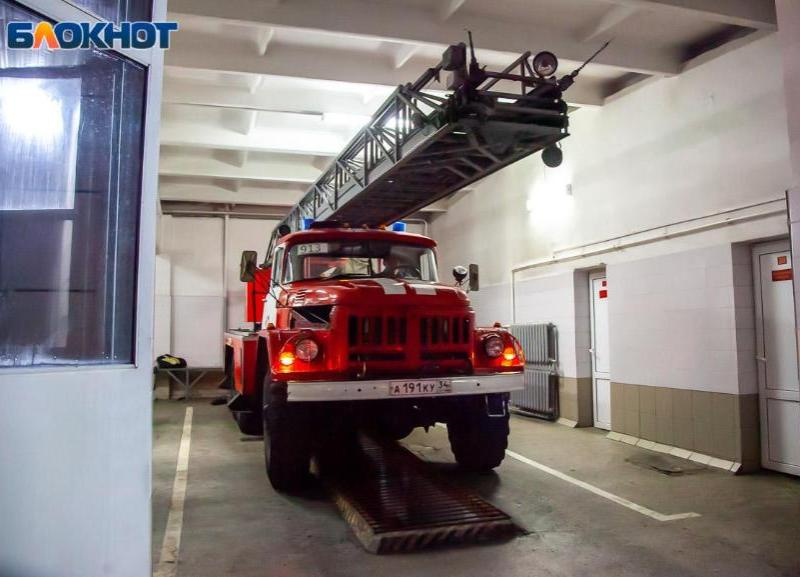 Известны подробности о возгорании 3 хозпостроек в Волжском Известны подробности о возгорании 3 хозпостроек в Волжском