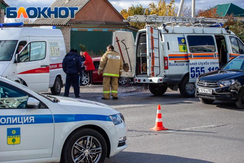 Женщина скончалась от страшных травм в аварии на трассе в Волгоградской области Женщина скончалась от страшных травм в аварии на трассе в Волгоградской области