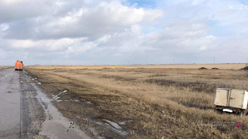 Два грузовика столкнулись на трассе «Самара - Волгоград» в Среднеахтубинском районе Два грузовика столкнулись на трассе «Самара - Волгоград» в Среднеахтубинском районе