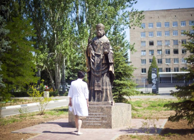 В Волжском состоялось открытие памятника в честь Святителя Николая В Волжском состоялось открытие памятника в честь Святителя Николая