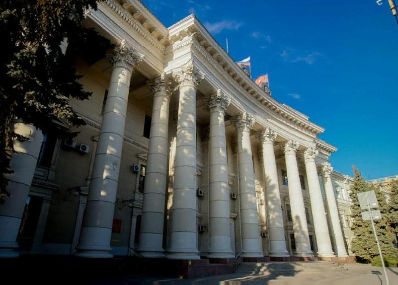В 2021 году чиновники останутся без повышения зарплаты В 2021 году чиновники останутся без повышения зарплаты