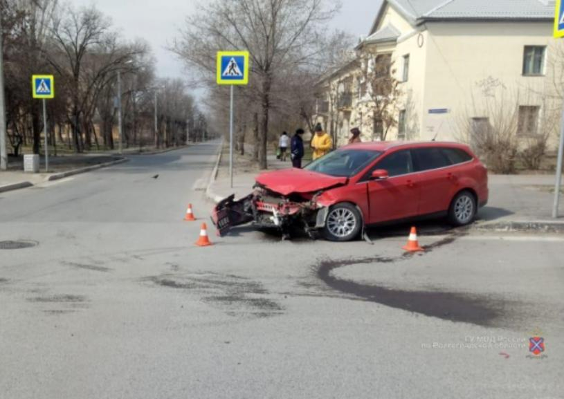 Две пассажирки иномарки пострадали в ДТП в Волжском Две пассажирки иномарки пострадали в ДТП в Волжском