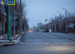 В Волжском поставили новый светофор: где и когда заработает