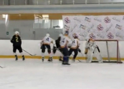 «Атлас» порвал «Родину»: команда из Волжского стала победителем турнира по хоккею