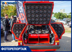 168 автомобилей приняли участие в соревнованиях по автозвуку в Волжском: фоторепортаж