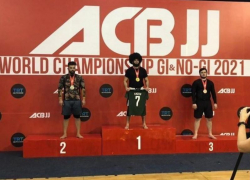 Борец из Волжского взял золото на чемпионате мира по бразильскому джиу-джитсу