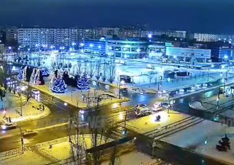 Авария на перекрестке в Волжском попала на видео