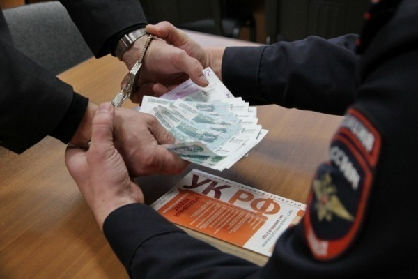 В Волгограде судят сотрудника прокуратуры за взятку в 3 миллиона рублей
