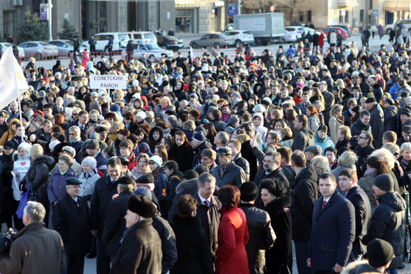 Жителей Крыма пришли поддержать 10 тысяч волгоградцев
