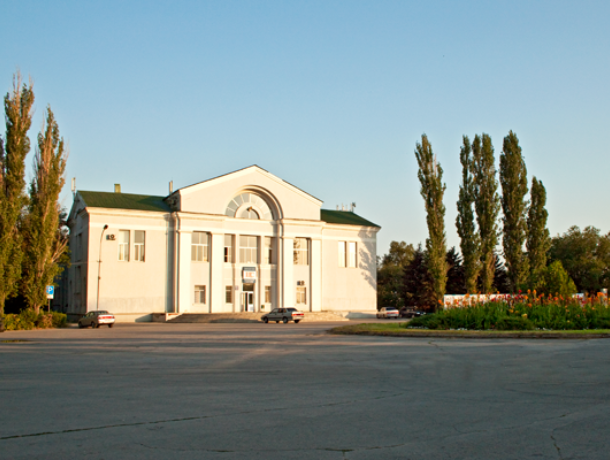 Бассейн город волжский. Центральный бассейн Волжский.