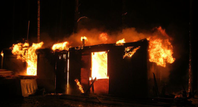 Под Волгоградом в вагончике заживо сгорел 60-летний мужчина