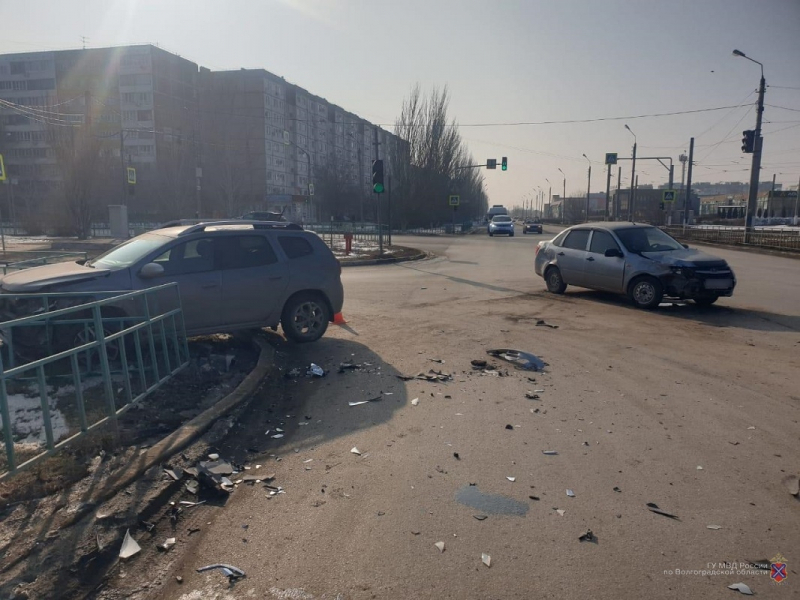 В волжском прорвало трубу