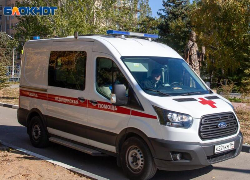 Женщина попала под колеса иномарки в Волжском: переходила дорогу в неположенном месте