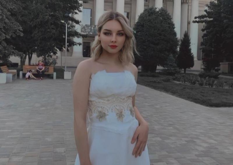 18-летняя Елена Коледова хочет принять участие в конкурсе «МиссБлокнот-2022»