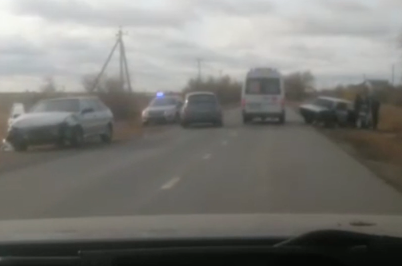 Волжский блокнот происшествия последние. ДТП В Ленинском районе Волгоградской области в январе. Коммуникативнаяfdfhbz в Волгоградской области. Авария в Волгограде 21 июля 2013 на мосту через Волгу.